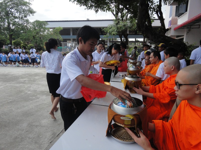 วันเข้าพรรษาและวันอาสาฬหบูชา (30).JPG