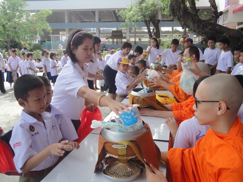 วันเข้าพรรษาและวันอาสาฬหบูชา (44).JPG