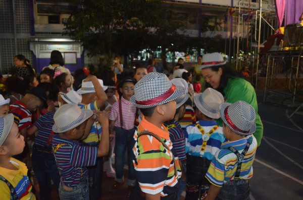 2557-2-28 วันดอกนนทรีบาน (1).JPG