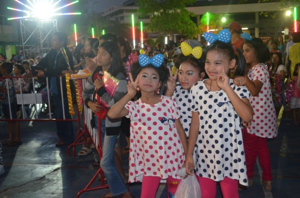 2557-2-28 วันดอกนนทรีบาน (2).JPG