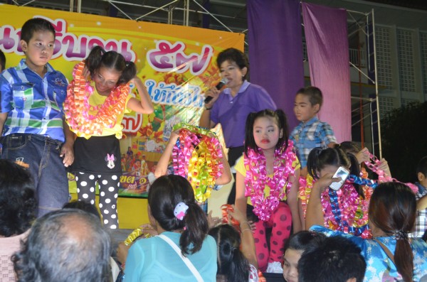 2557-2-28 วันดอกนนทรีบาน (109).JPG
