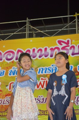 2557-2-28 วันดอกนนทรีบาน (120).JPG