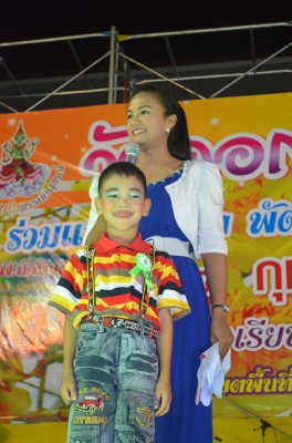 2557-2-28 วันดอกนนทรีบาน (121).JPG