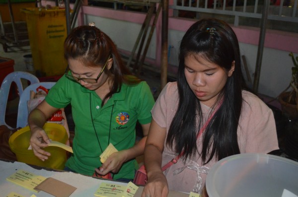 2557-2-28 วันดอกนนทรีบาน (11).JPG