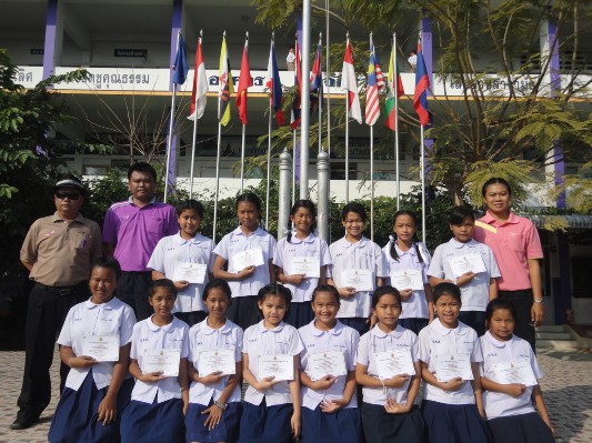 รับเกียติบัตรงานศิลปหัตกรรม (46).JPG