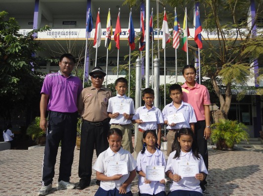 รับเกียติบัตรงานศิลปหัตกรรม (47).JPG