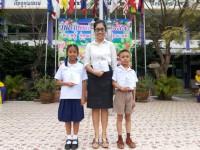 รับเกียติบัตรงานศิลปหัตกรรม (10).jpg