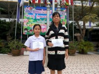รับเกียติบัตรงานศิลปหัตกรรม (14).jpg