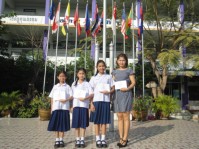 รับเกียติบัตรงานศิลปหัตกรรม (22).JPG