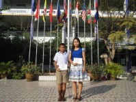 รับเกียติบัตรงานศิลปหัตกรรม (25).JPG