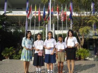 รับเกียติบัตรงานศิลปหัตกรรม (26).JPG