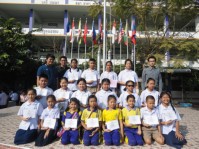 รับเกียติบัตรงานศิลปหัตกรรม (49).JPG