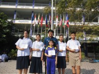รับเกียติบัตรงานศิลปหัตกรรม (50).JPG