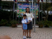รับเกียติบัตรงานศิลปหัตกรรม (5).jpg
