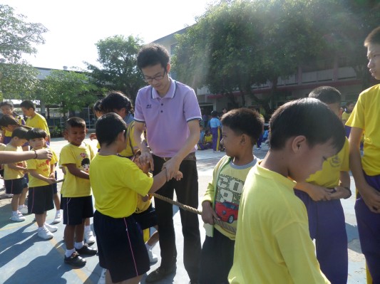 งานวันเด็ก (100).JPG