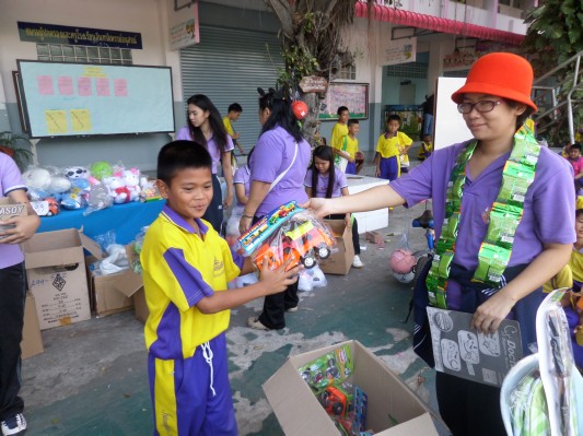 งานวันเด็ก (201).JPG